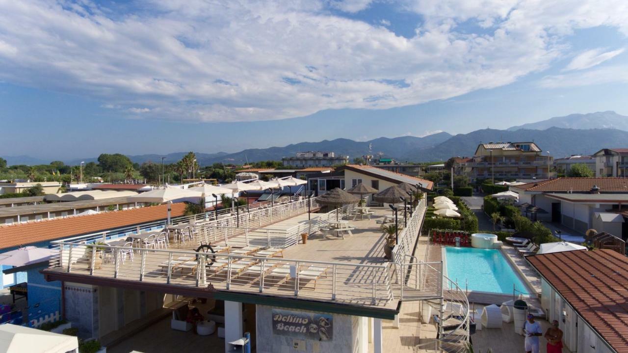 Hotel Delfino Марина ди Карара Екстериор снимка