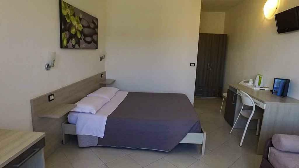 Hotel Delfino Марина ди Карара Екстериор снимка